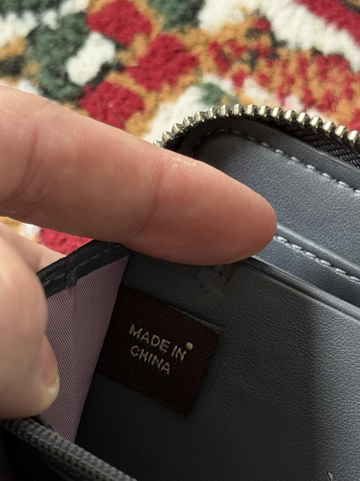 Coach Zip Around Wallet Wristlet Embossed Glossy Patent Gray Bag Clutch