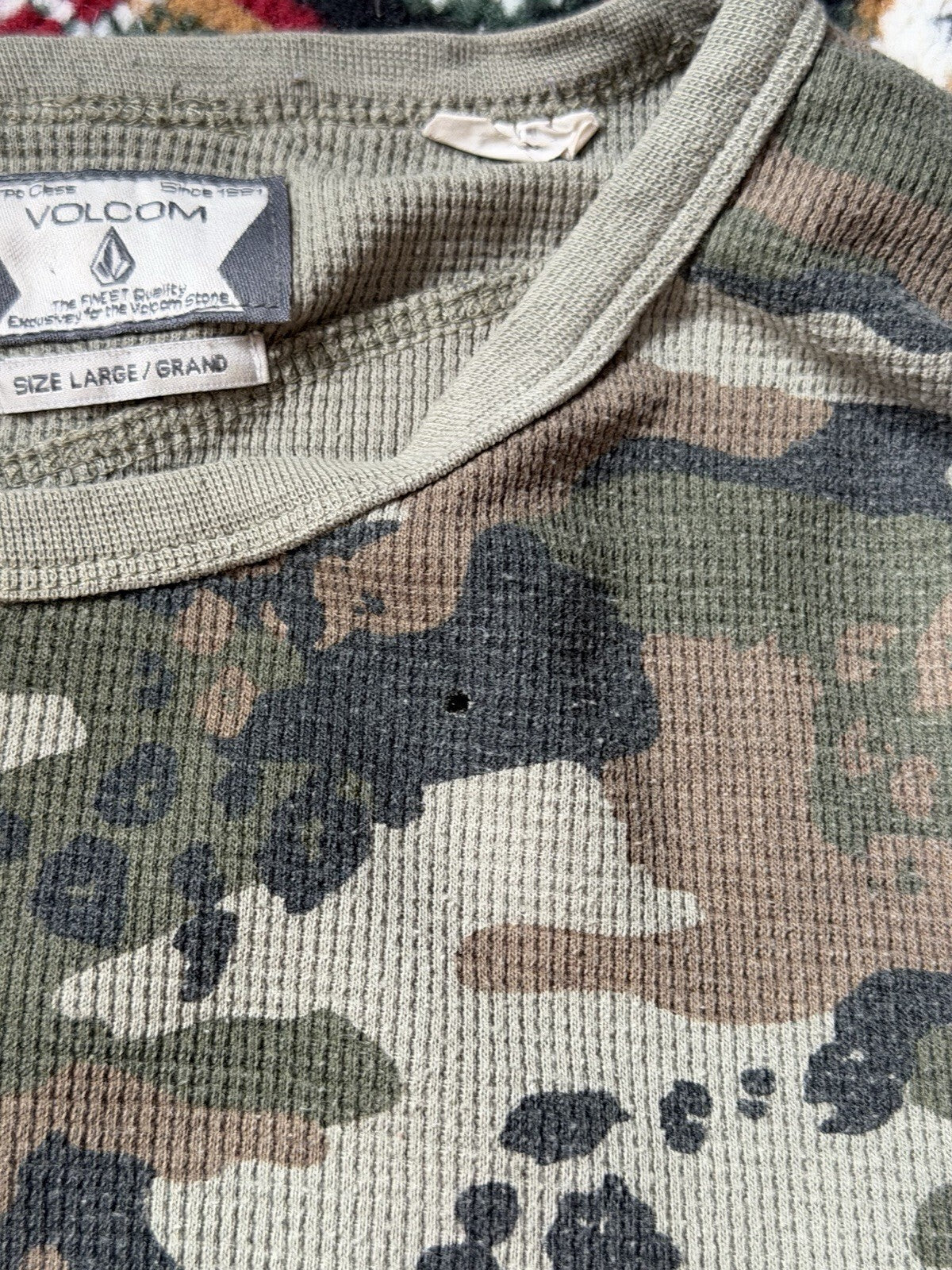 Y2K Volcom Stone Camo Thermal Waffle Knit Vintage Shirt Men L Sweater Skater