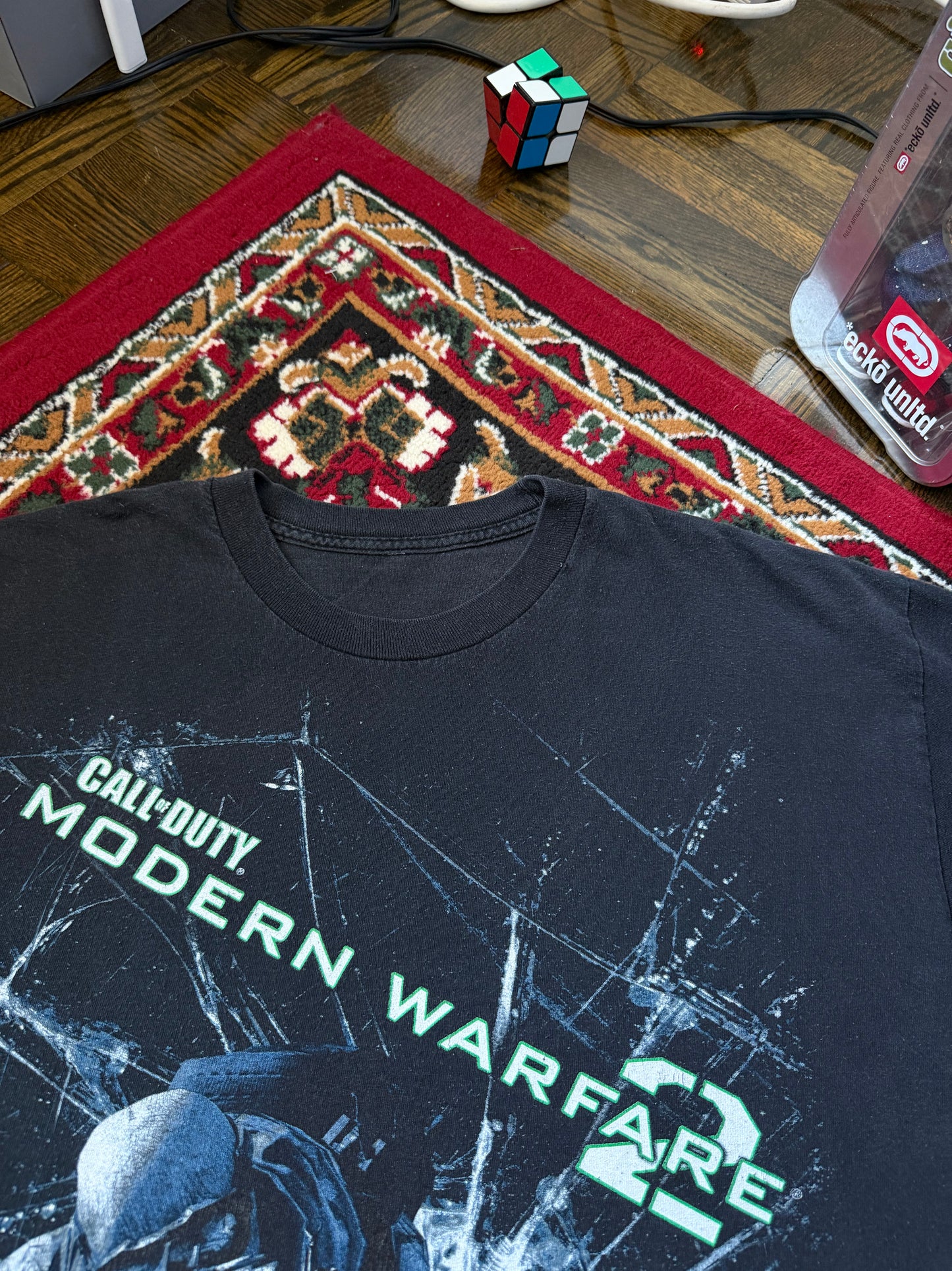 Rare Call Of Duty Modern Warfare 2 Shattered Glass Vintage Promo Tee COD