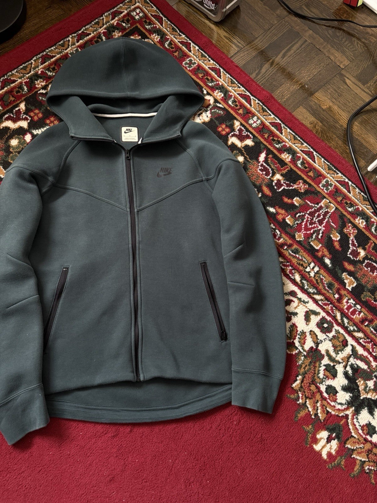 Nike Sportswear Tech Fleece Hoodie Women’s M Green Full Zip FB8338-328