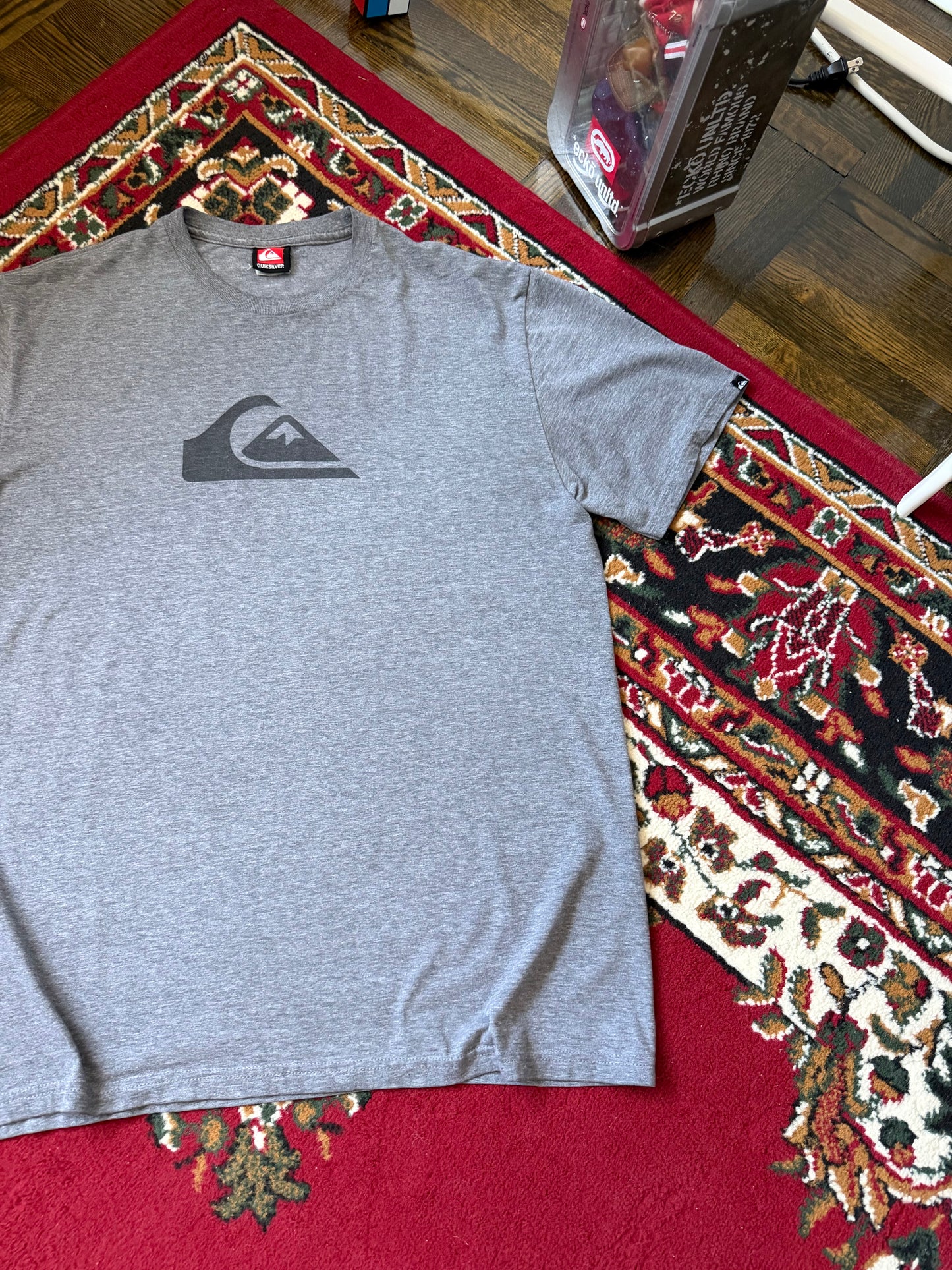 Vintage Quiksilver Center Logo Shirt