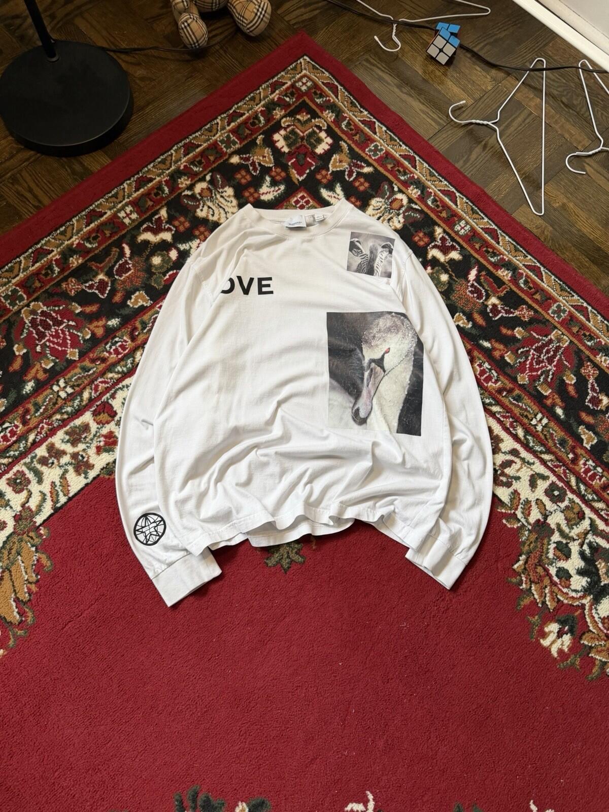 Burberry Love Swan Long Sleeve T-shirt Size XS Tee