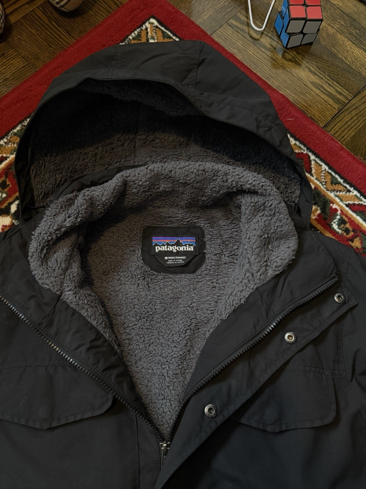 Patagonia Isthmus Parka Jacket Men's Medium Black Full Zip Sherpa Lined Hooded