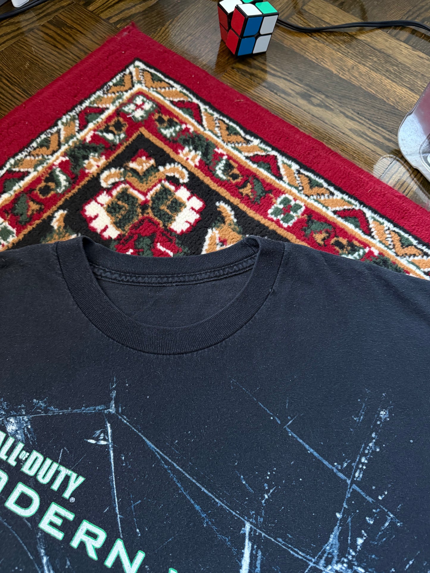 Rare Call Of Duty Modern Warfare 2 Shattered Glass Vintage Promo Tee COD