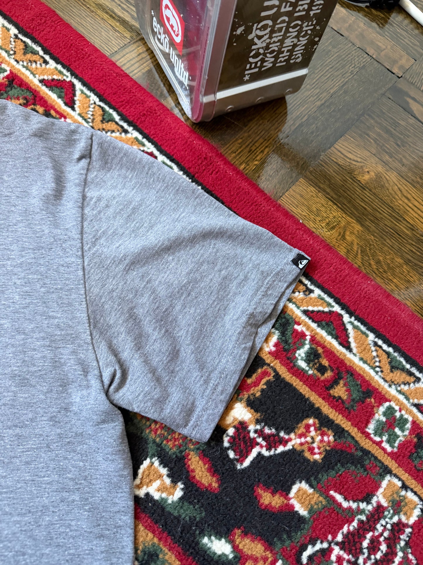 Vintage Quiksilver Center Logo Shirt