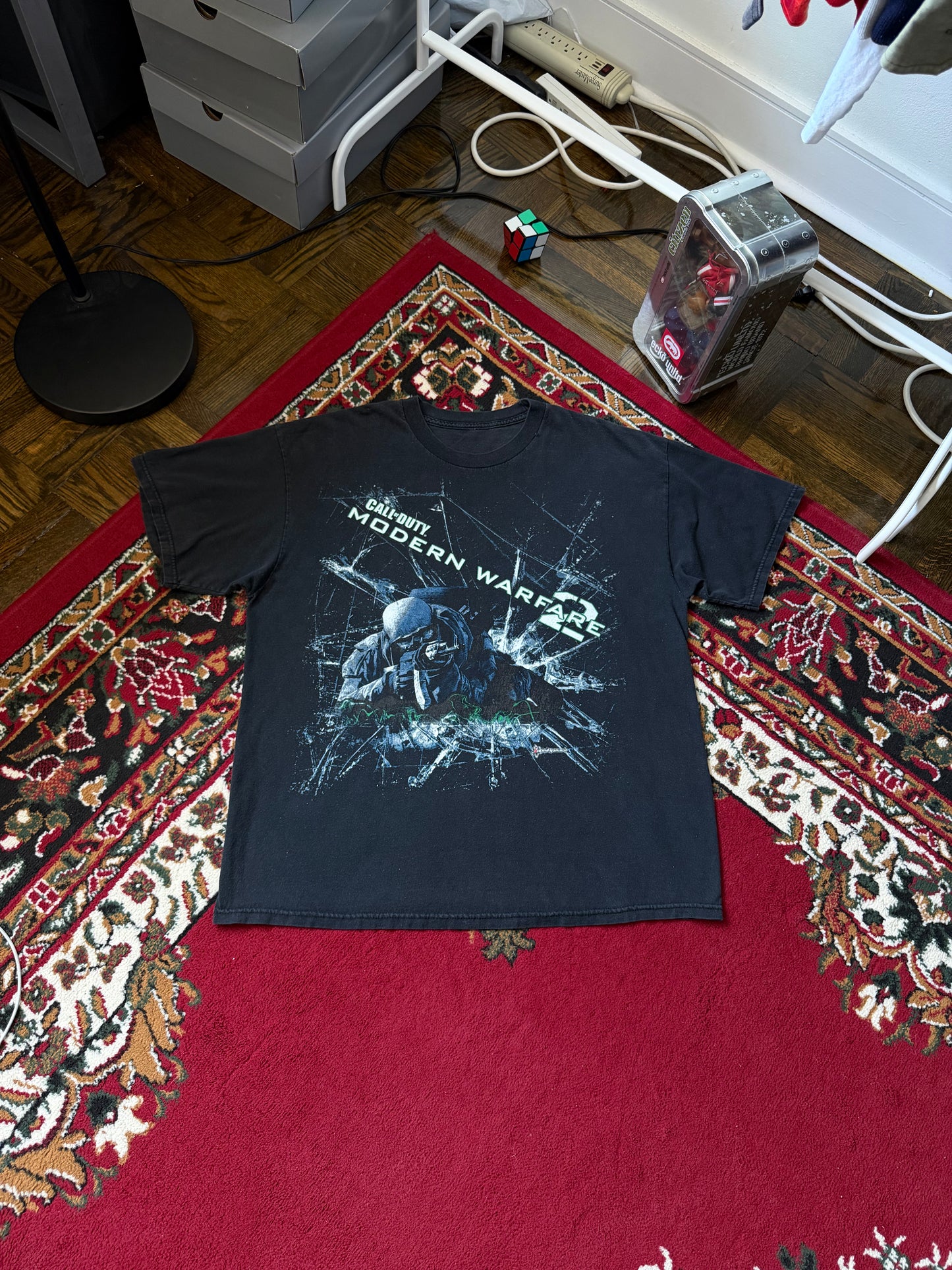 Rare Call Of Duty Modern Warfare 2 Shattered Glass Vintage Promo Tee COD
