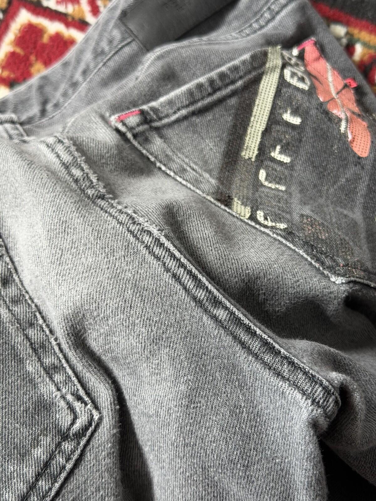 Fendi Skinny Straight Gray Denim Jeans Back Logo Pants Size 32/34 Womens