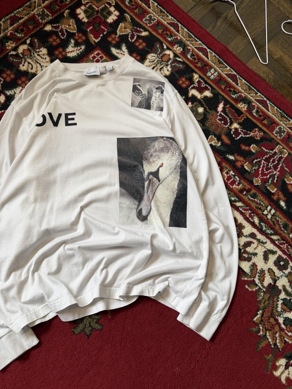 Burberry Love Swan Long Sleeve T-shirt Size XS Tee