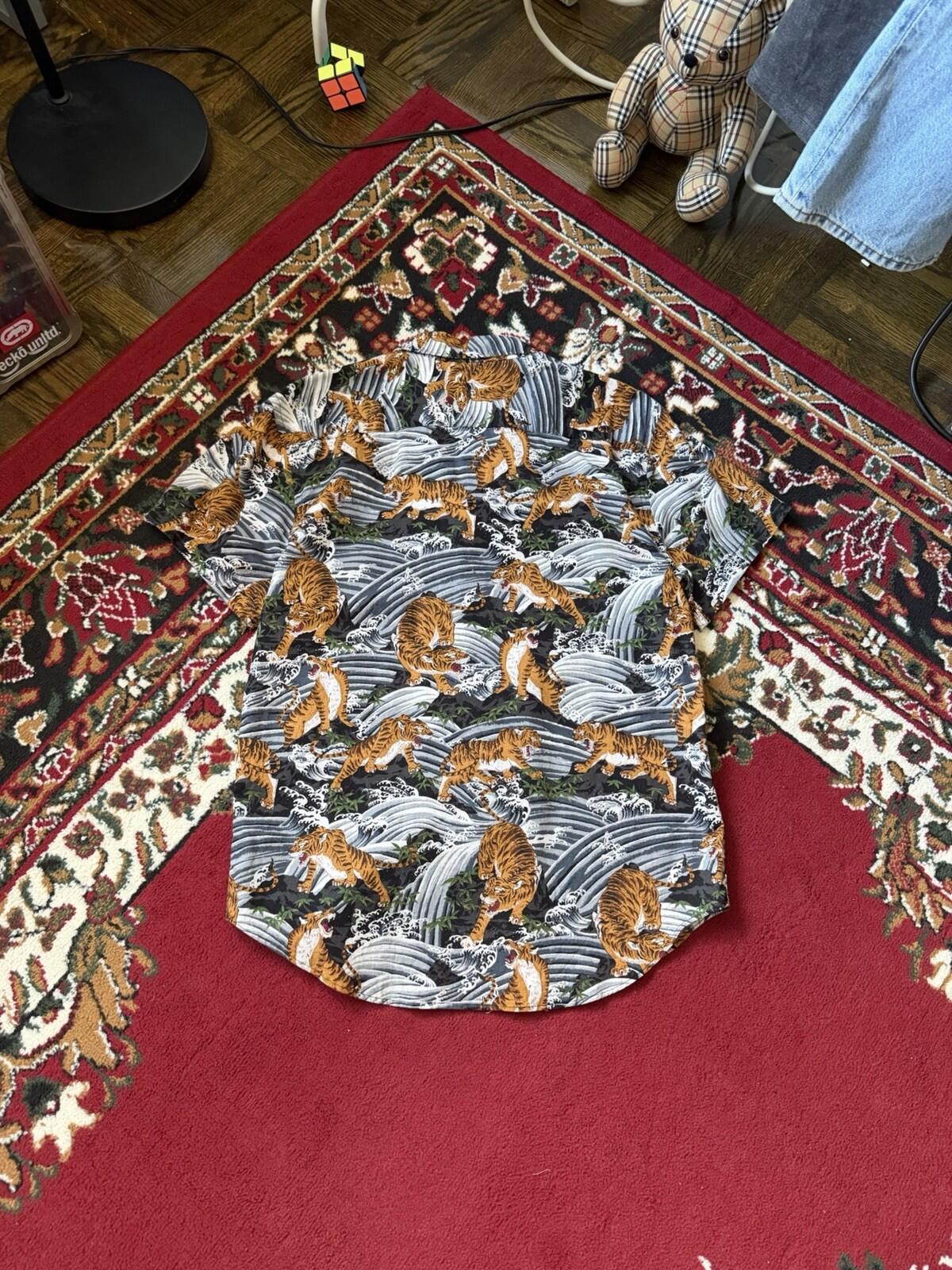 Naked Famous Japanese Tiger Button Down Shirt Men’s Size L Canada Short Sleeve