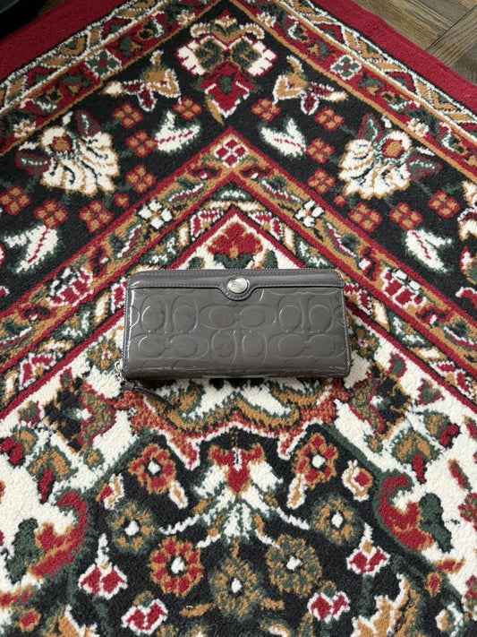 Coach Zip Around Wallet Wristlet Embossed Glossy Patent Gray Bag Clutch