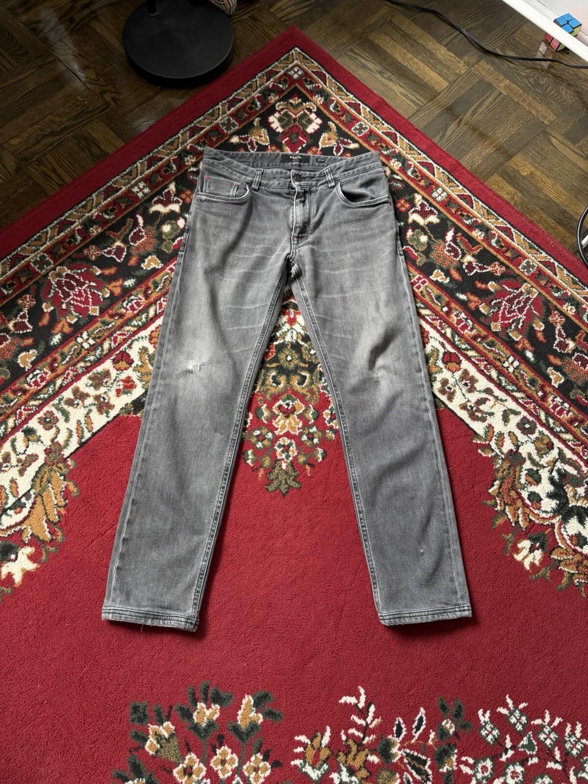 Fendi Skinny Straight Gray Denim Jeans Back Logo Pants Size 32/34 Womens