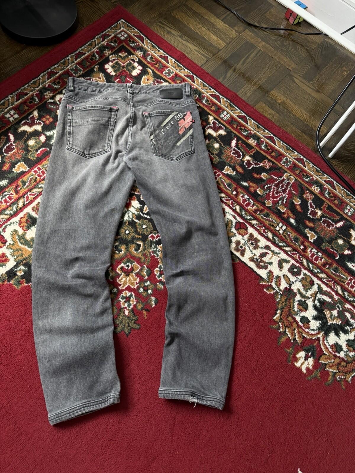 Fendi Skinny Straight Gray Denim Jeans Back Logo Pants Size 32/34 Womens