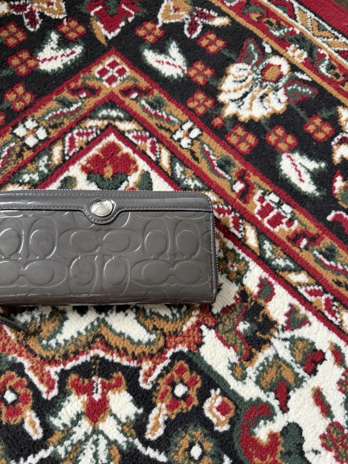 Coach Zip Around Wallet Wristlet Embossed Glossy Patent Gray Bag Clutch