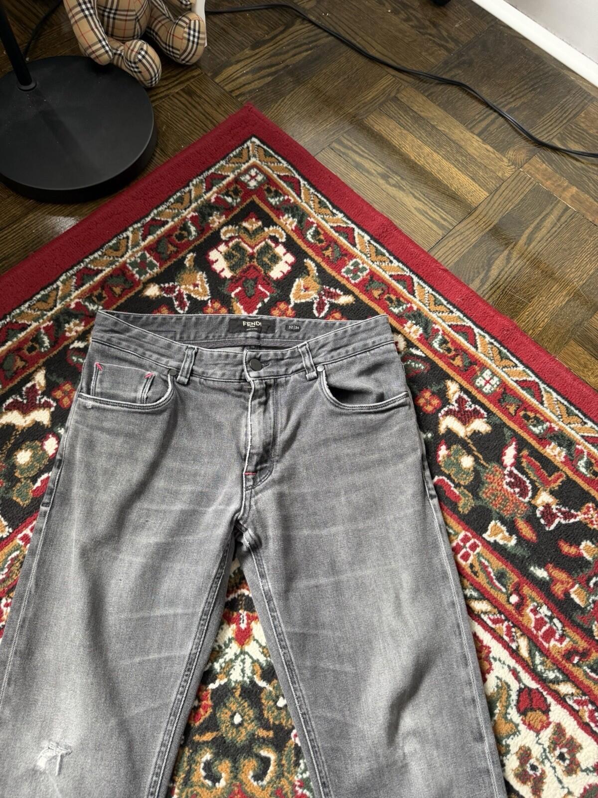 Fendi Skinny Straight Gray Denim Jeans Back Logo Pants Size 32/34 Womens
