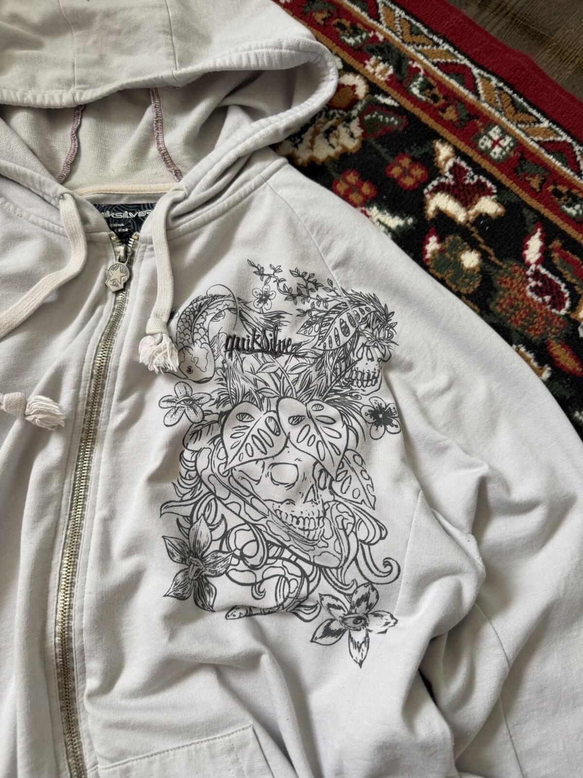 Vintage Quiksilver Skull/Koi Fish Surf Y2K White Hoodie Size Large Rare