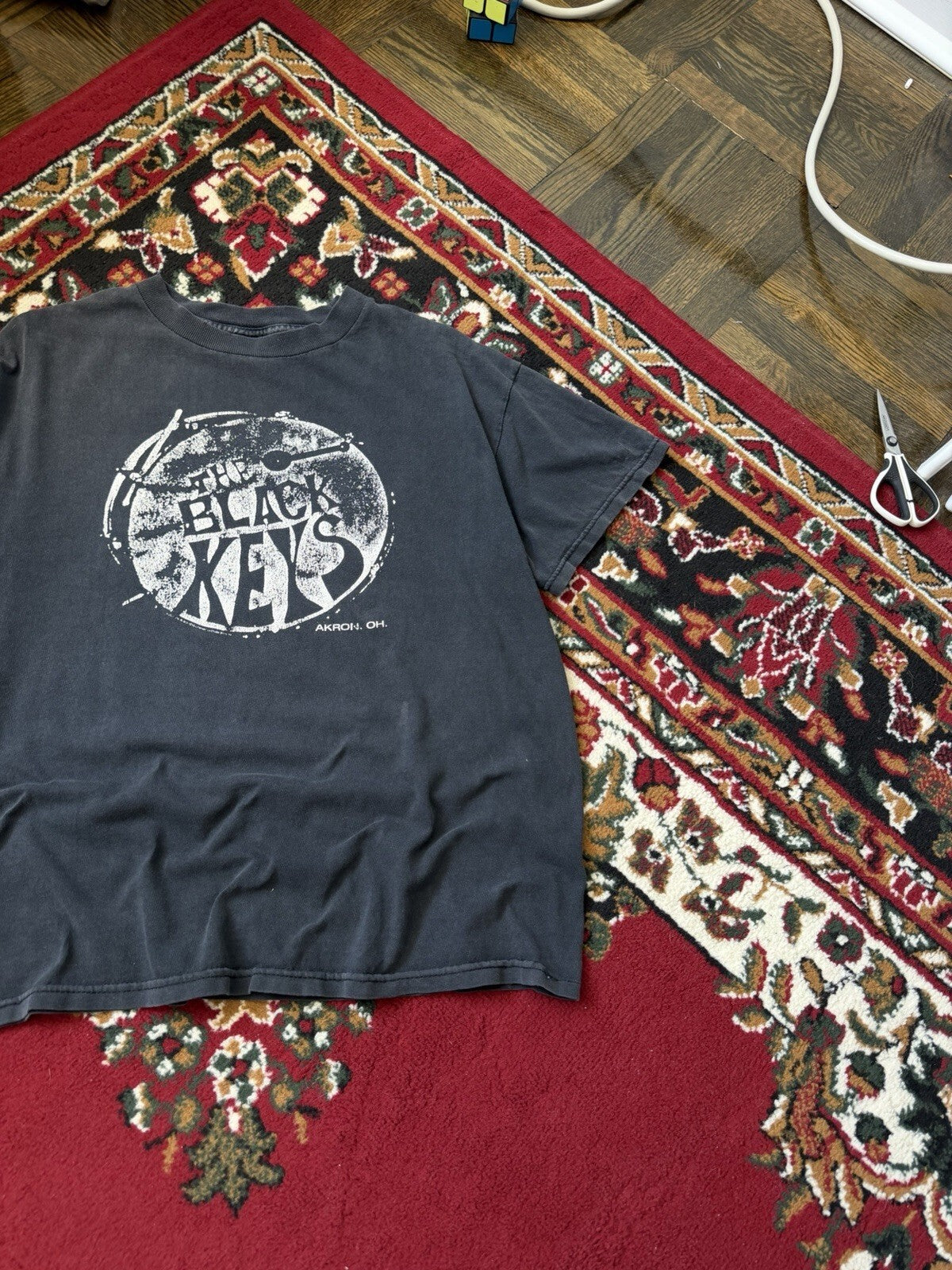 Vintage 2004 The Black Keys Akron Ohio The La’s Parody Band T Shirt Sz M Y2k