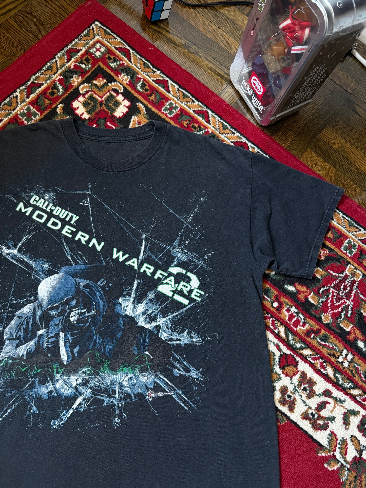 Rare Call Of Duty Modern Warfare 2 Shattered Glass Vintage Promo Tee COD