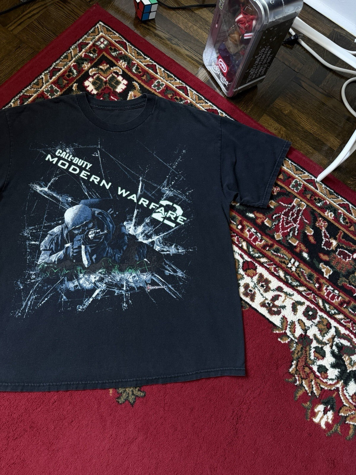 Rare Call Of Duty Modern Warfare 2 Shattered Glass Vintage Promo Tee COD 2008-09