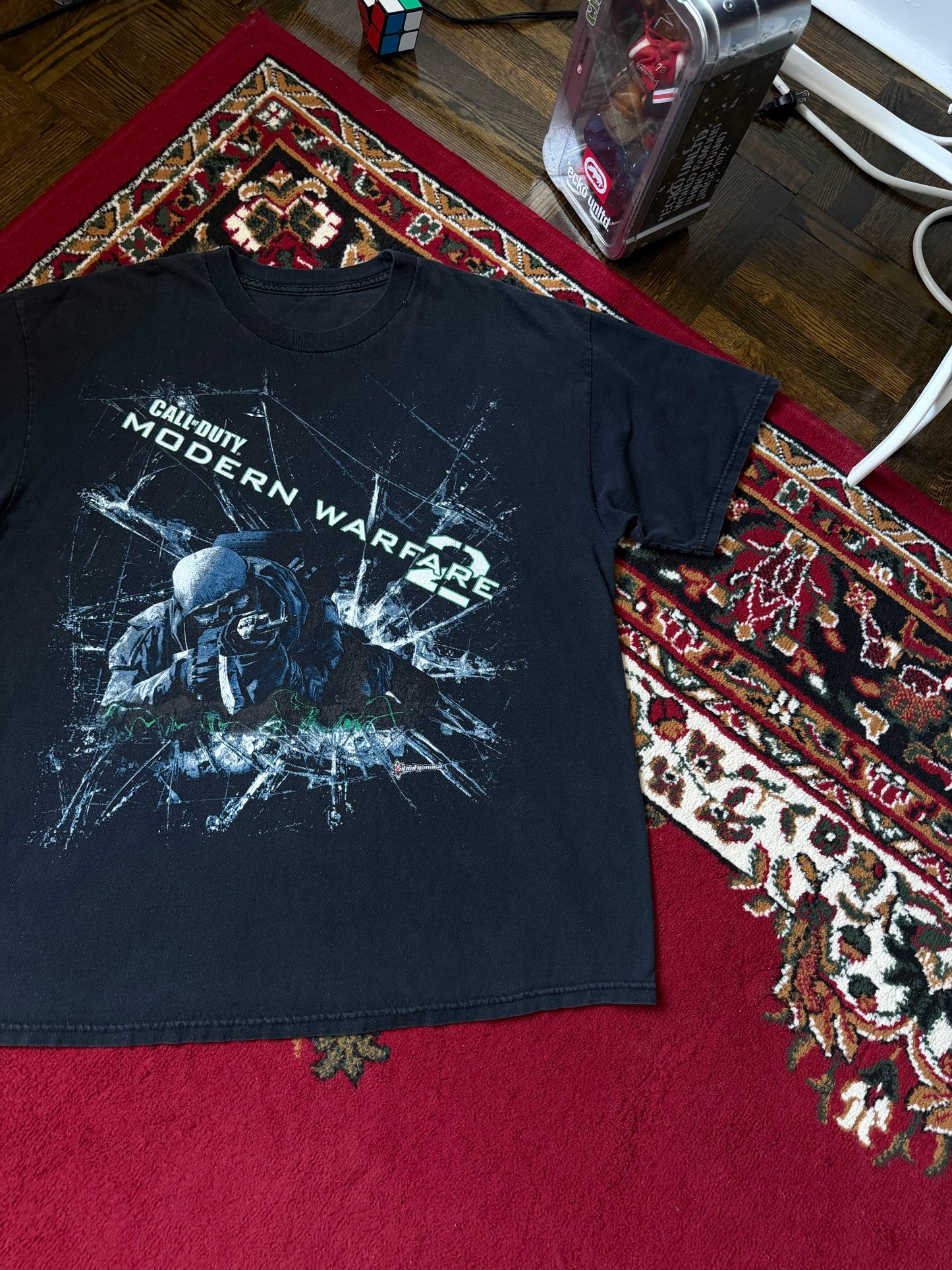 Rare Call Of Duty Modern Warfare 2 Shattered Glass Vintage Promo Tee COD