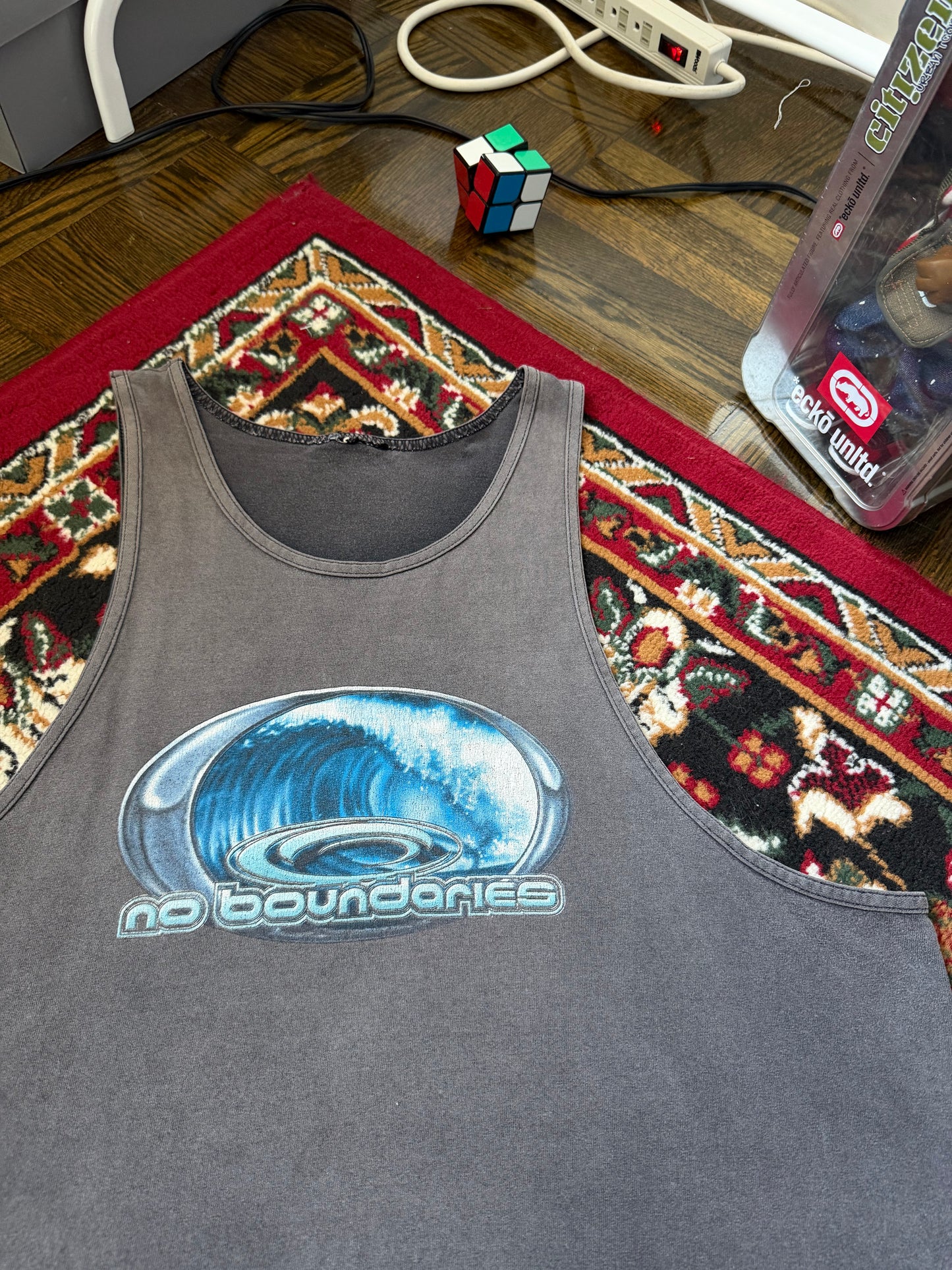 Vintage No Boundaries Ocean Weave Faded Out Tank Top Shirt