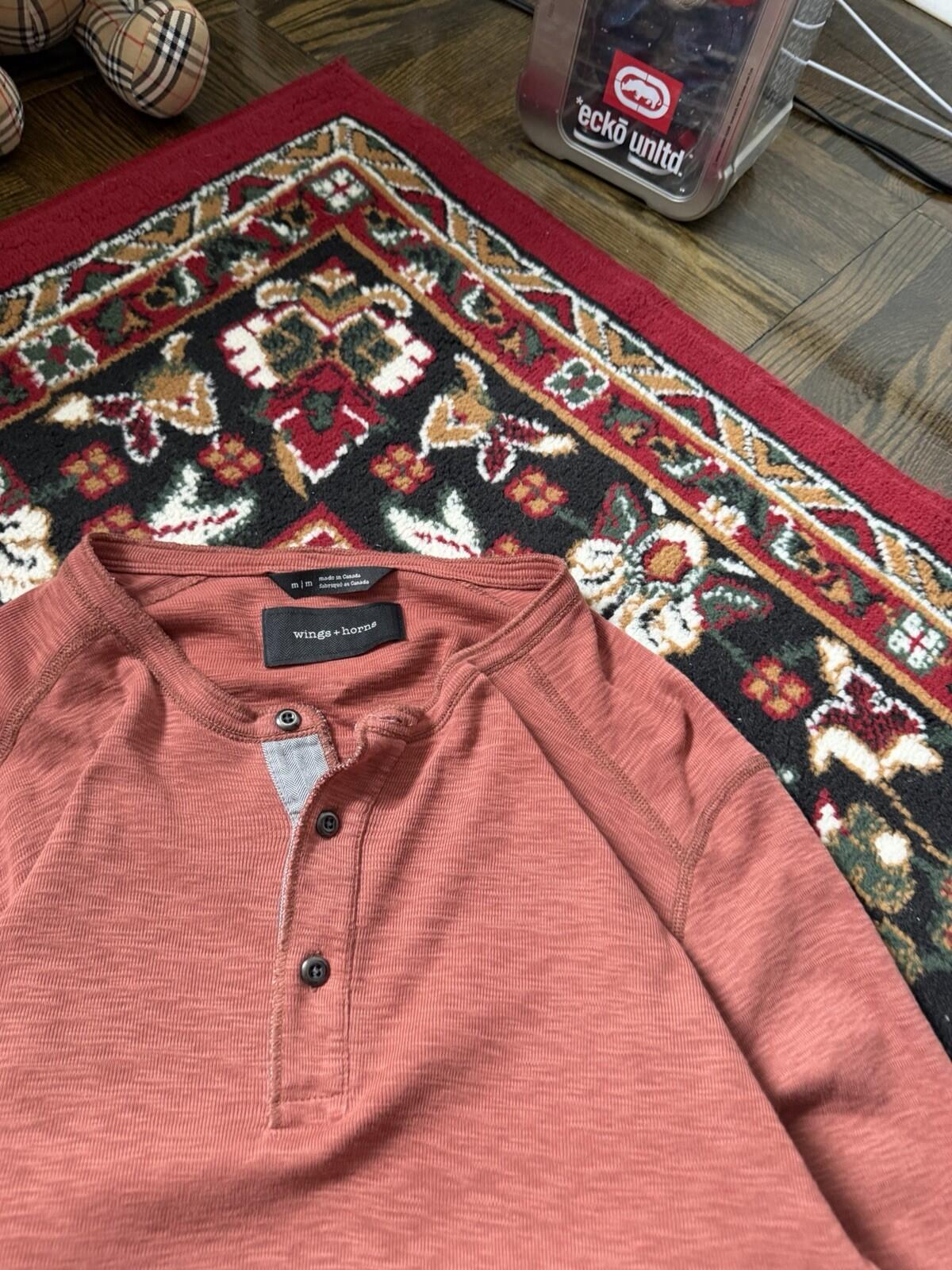 Wings + Horns Shirt Mens Medium Coral Henley Crewneck Long Sleeve Sweater