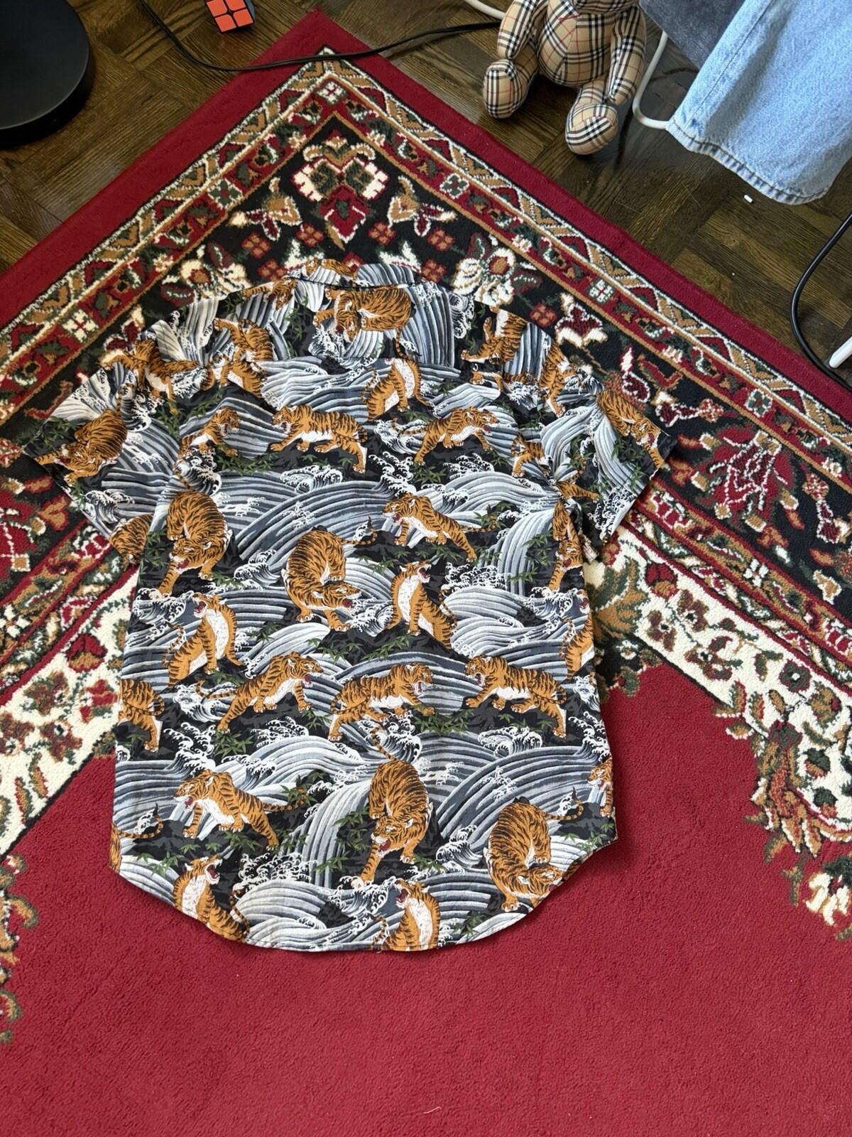 Naked Famous Japanese Tiger Button Down Shirt Men’s Size L Canada Short Sleeve