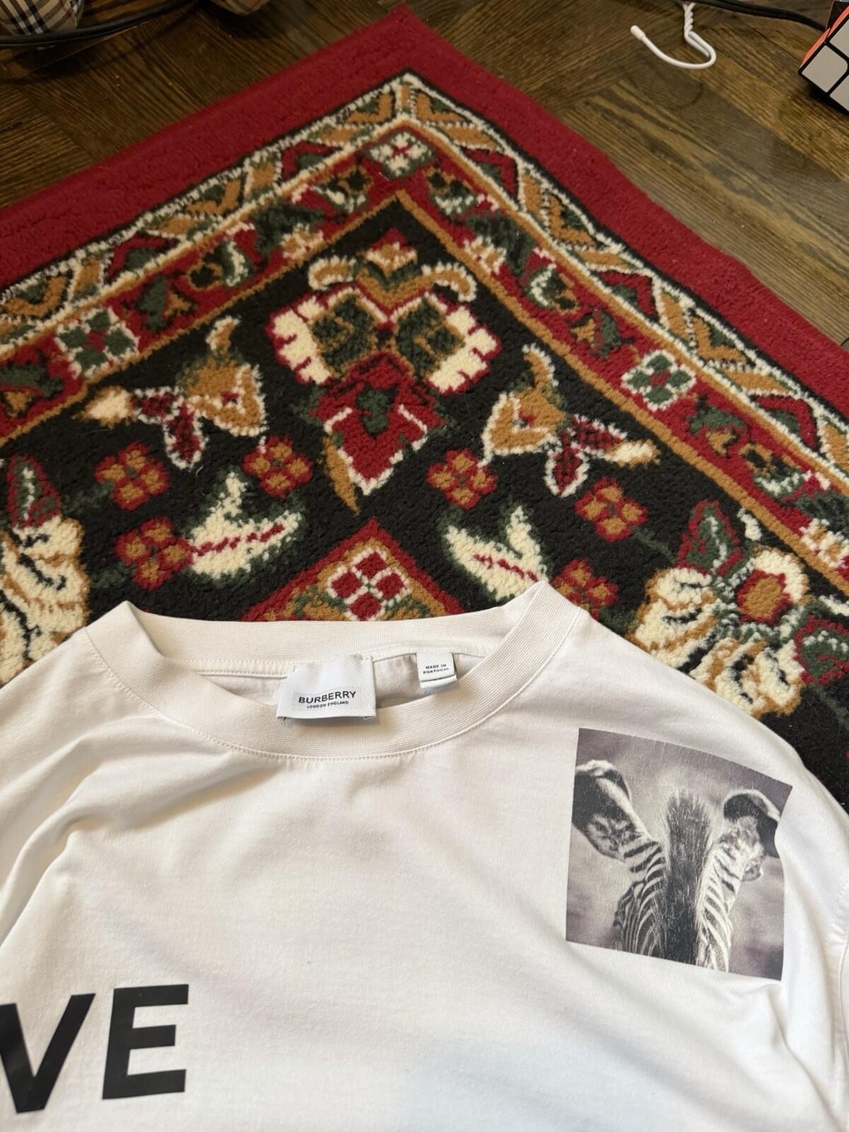 Burberry Love Swan Long Sleeve T-shirt Size XS Tee
