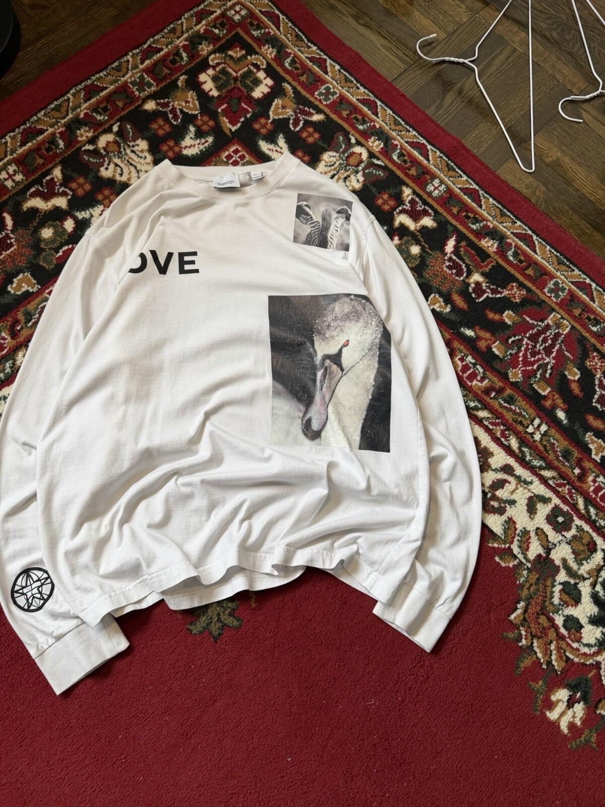 Burberry Love Swan Long Sleeve T-shirt Size XS Tee