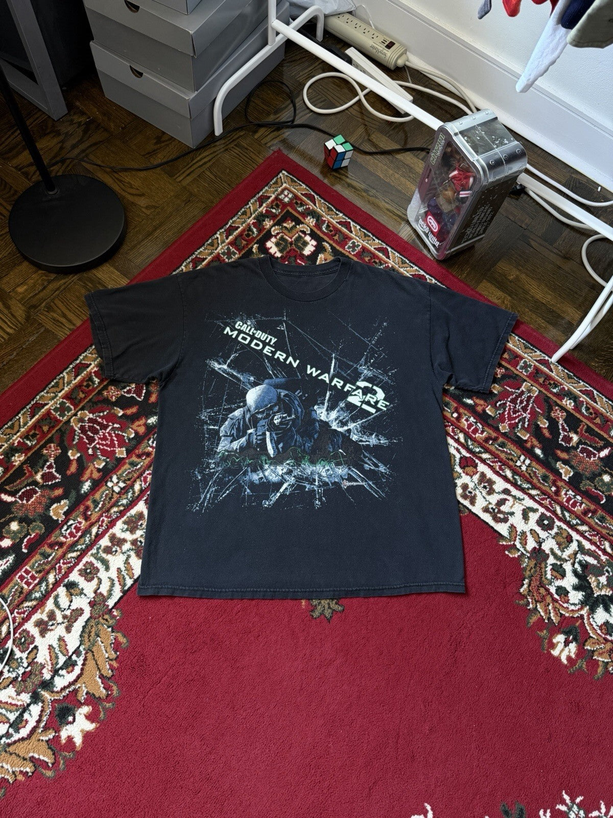 Rare Call Of Duty Modern Warfare 2 Shattered Glass Vintage Promo Tee COD 2008-09