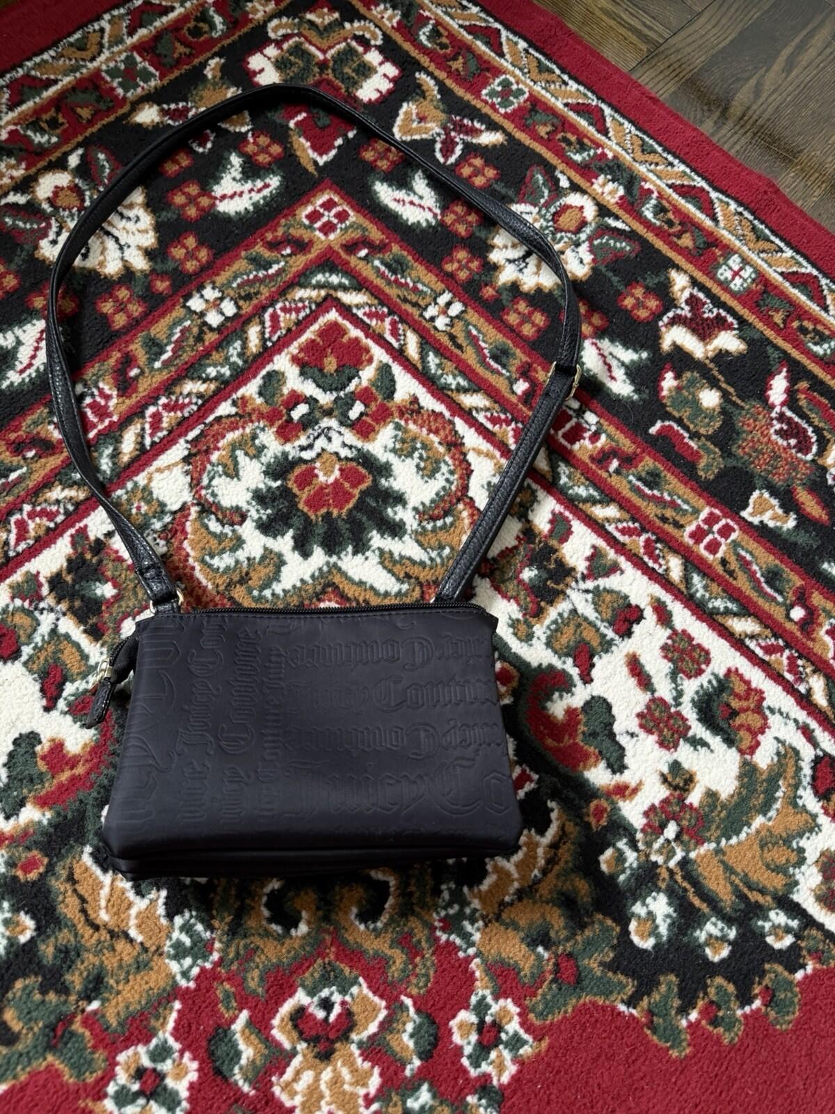 Juicy Couture Double Gusset small Crossbody Bag Purse - Black
