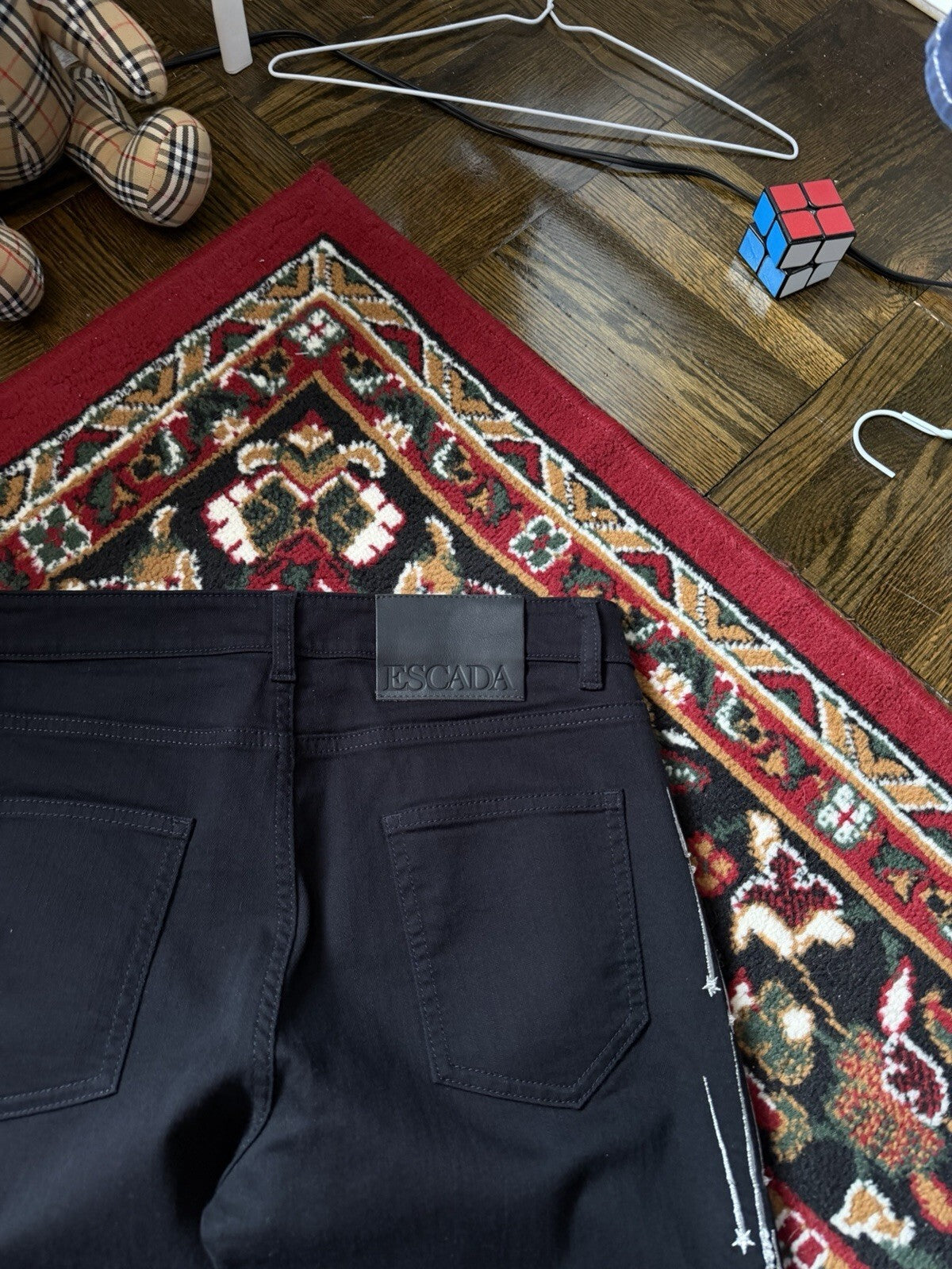 Escada Black Shooting Star Embroidered Jeans Size 34