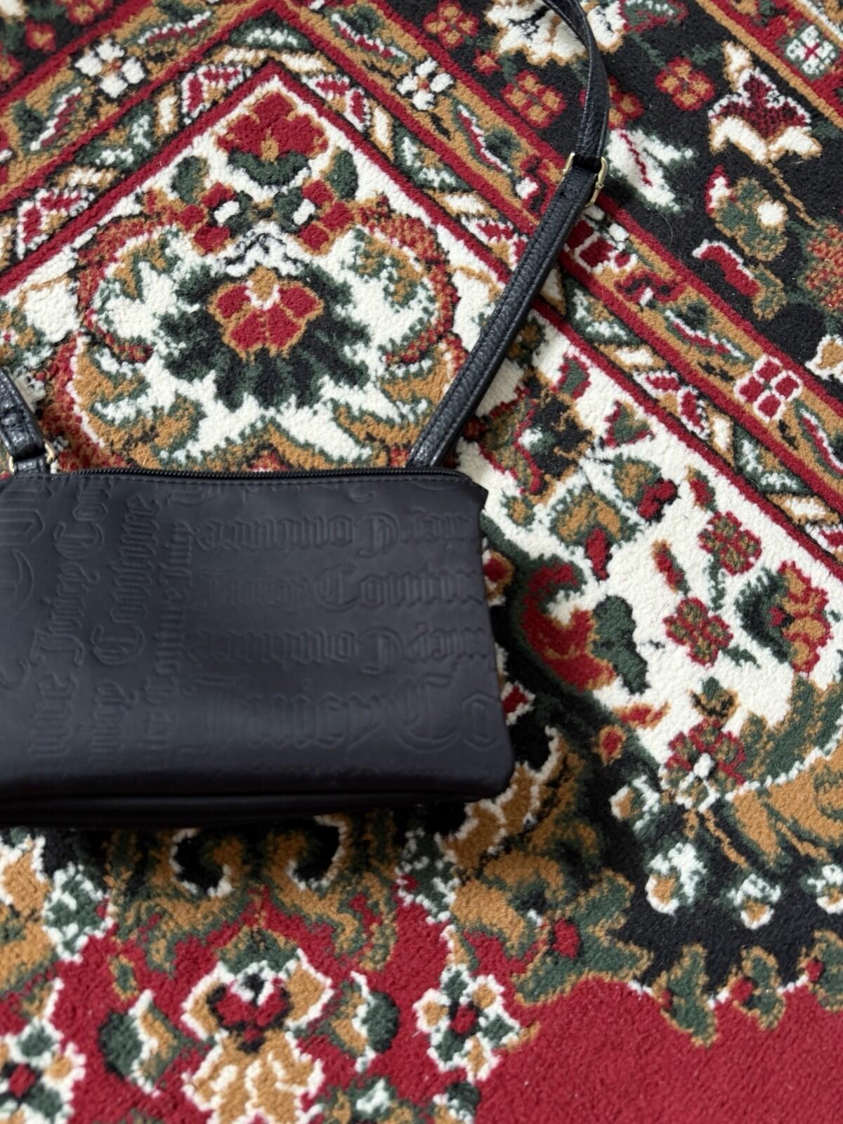 Juicy Couture Double Gusset small Crossbody Bag Purse - Black